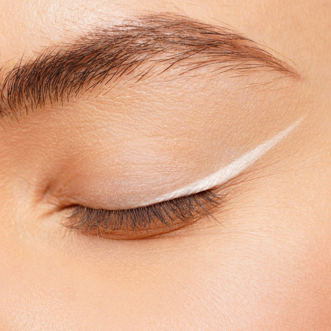 Glow Glamour Eyeliner | 13 White Waves