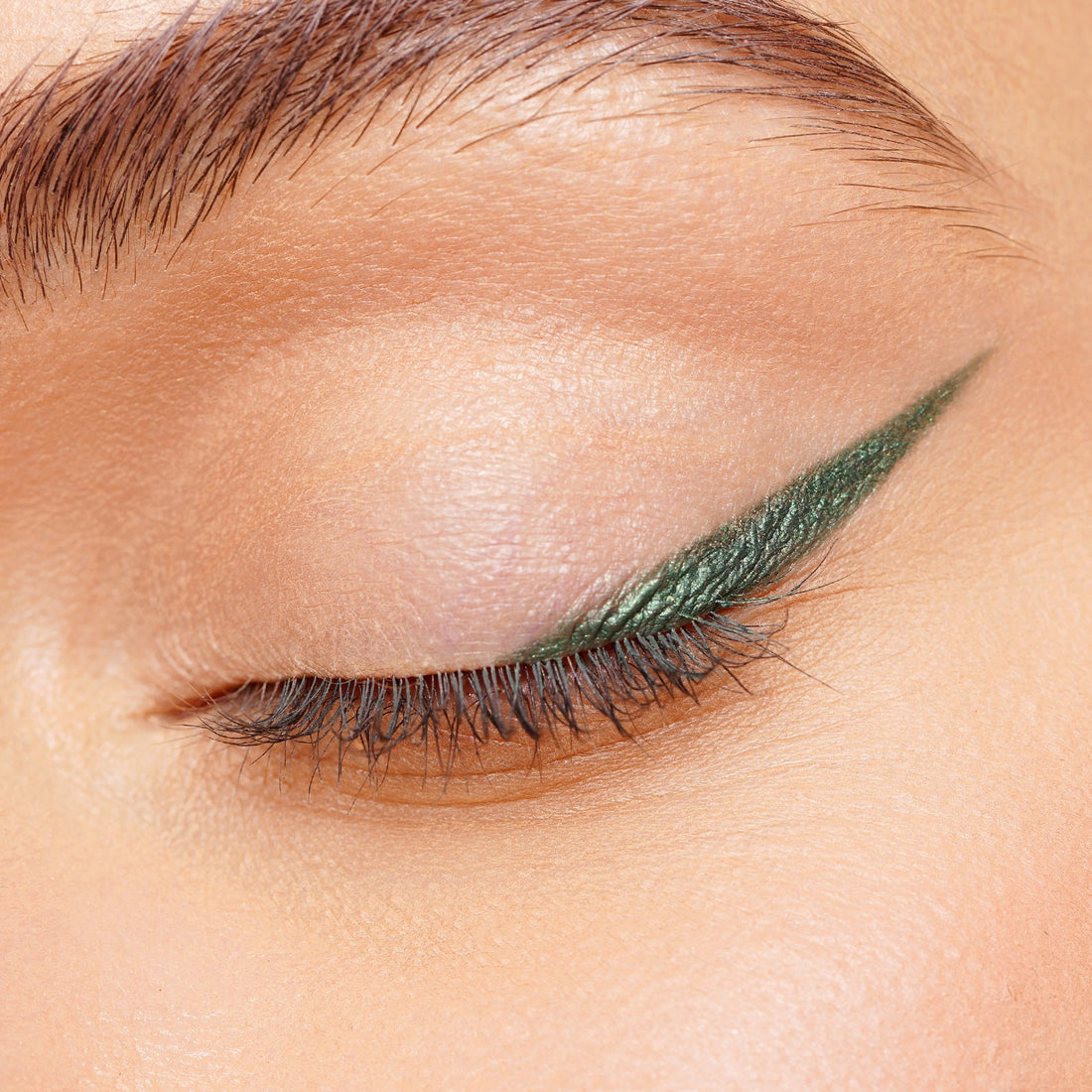 Glow Glamour Eyeliner | 16 Kelp Forest